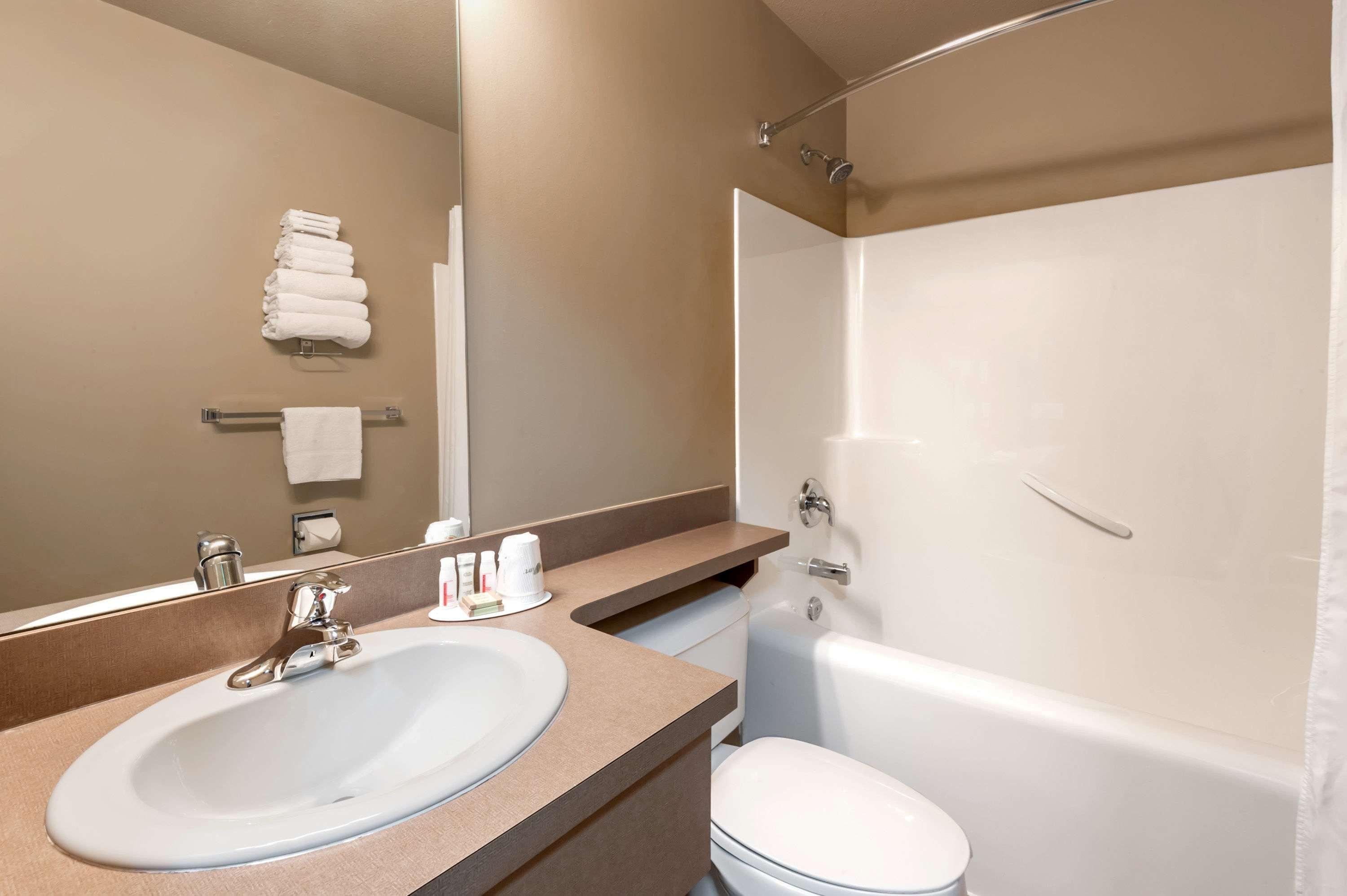 Super 8 By Wyndham Three Hills Ab Hotel Ngoại thất bức ảnh